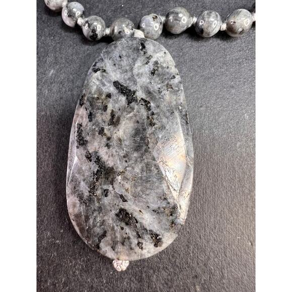 NEW Larvakite 30 inch necklace with pendant - Picture 3 of 10